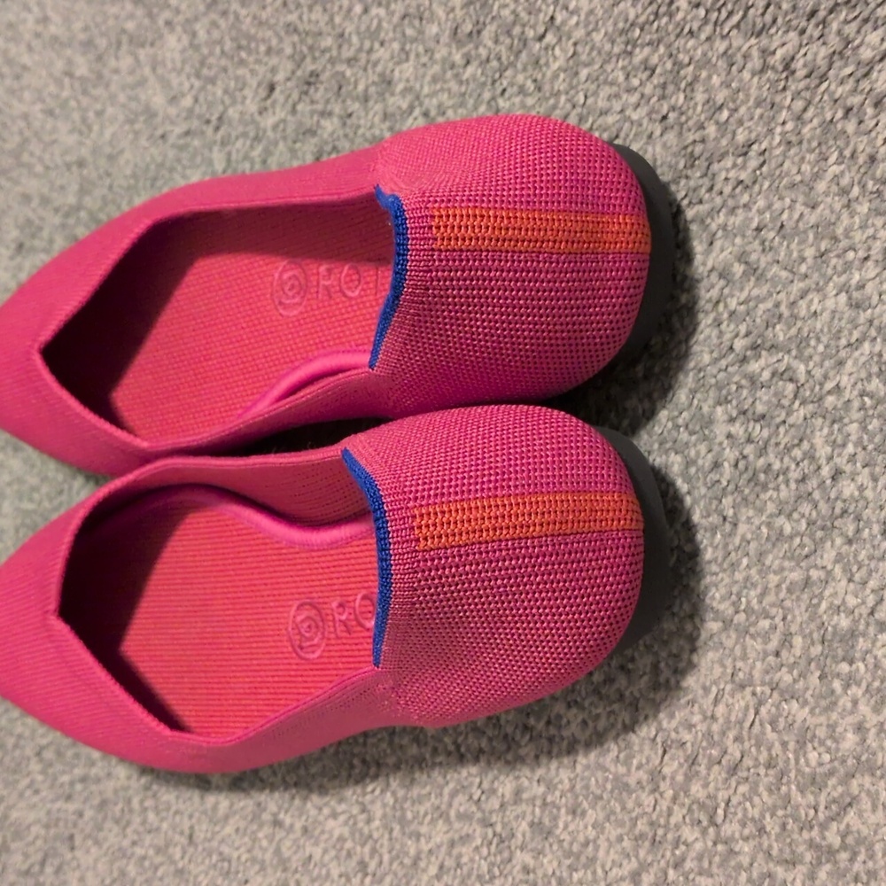Rothy's Berry Pink Point Flats Size 8 - Picture 4 of 9